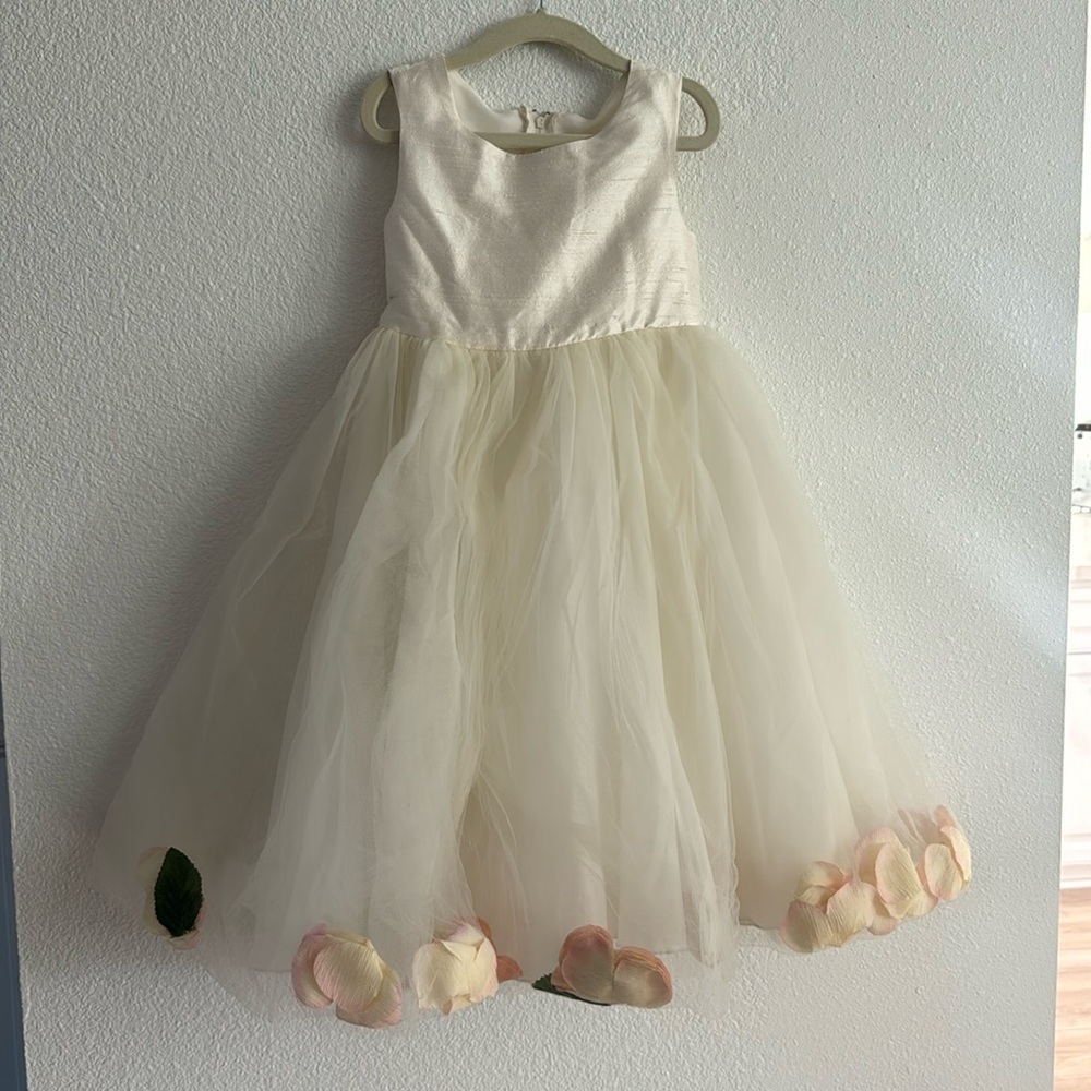 Formal cream dress for girls size 3-4 silk top/tulle bottom with flower petals